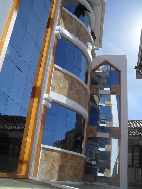 Hostal Corona Blanca Sucre Exterior photo